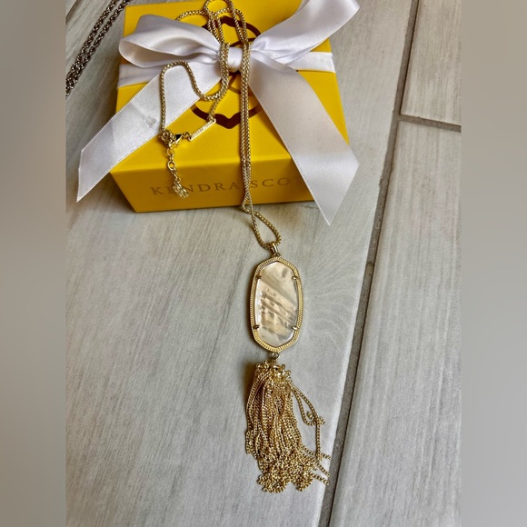 Kendra Scott MOP Rein necklace - Picture 2 of 2